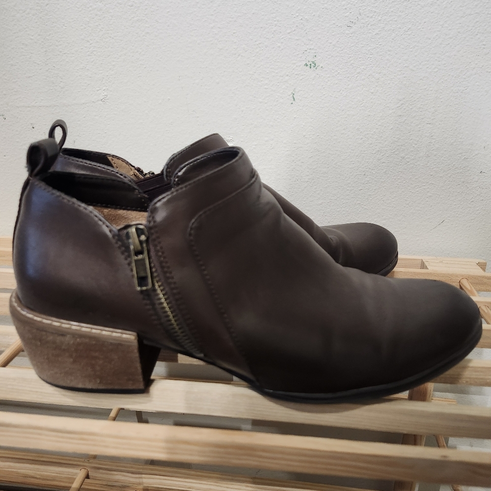 SOUL Naturalizer Brown Faux Leather Ankle Boots